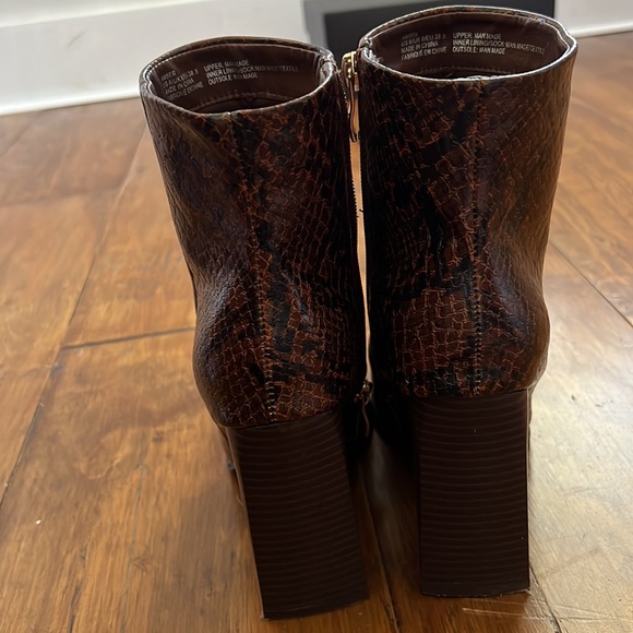 Heeled bootie - Picture 6 of 7